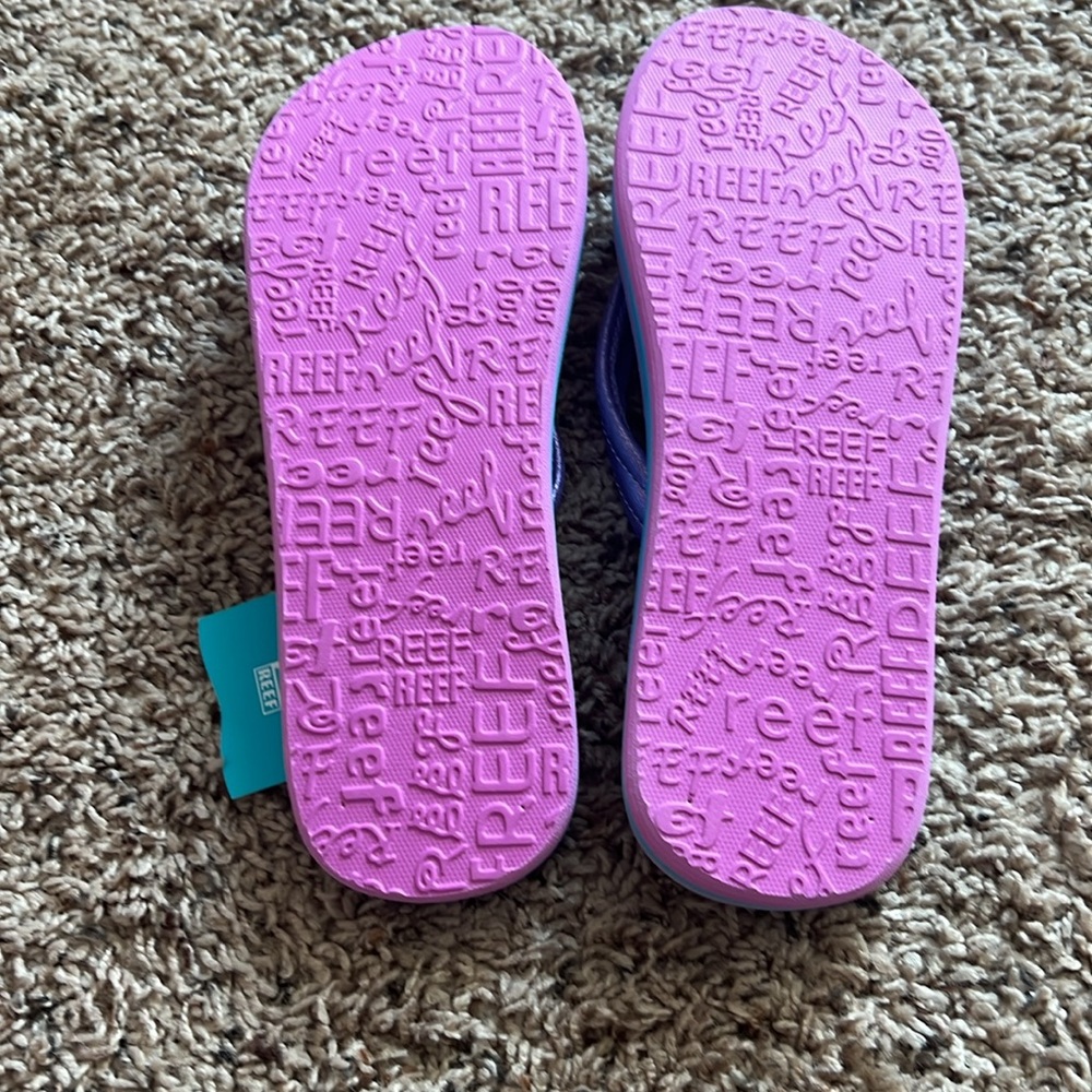Reef Ahi Flip Flops - Picture 5 of 8